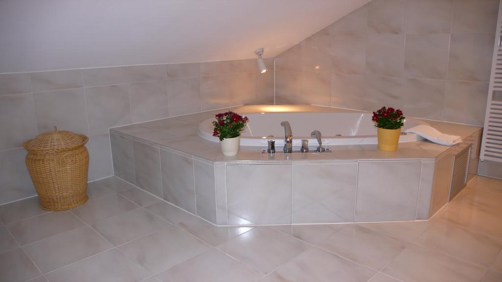 Apartment Jenny Garmisch-Partenkirchen Bagian luar foto